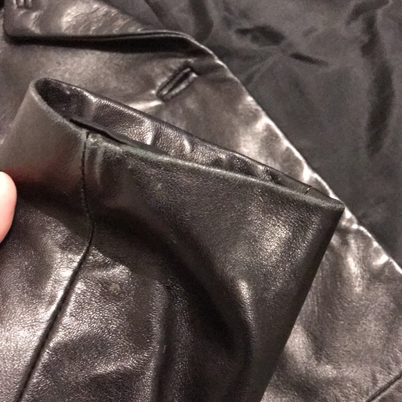 Ladies leather jacket size large by Daniel - Picture 5 of 12